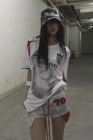 V-Neck Short-Sleeve Women's Summer Color-Blocking Jersey T-Shirt - American Retro Loose Fit Sports Top for a Casual Look