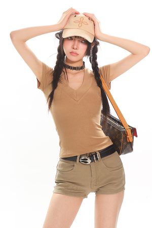 V-Neck Slim-Fit Short Sleeve T-Shirt - Flattering High-Elasticity Versatile Casual Top for Girls - American Style Fashion Essential