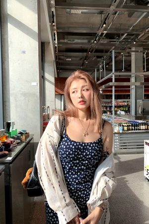 Versatile Lapel Long Sleeve Striped Shirt for Women - 2025 Summer Fashion, Loose Slimming Style, Perfect for Y2K and Casual Wear