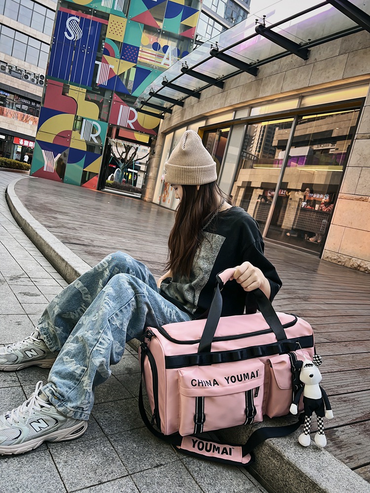 Versatile Large Capacity Travel Backpack for Men and Women – Ideal for Business, School, Sports, and Weekend Getaways Versatile Large Capacity Travel Backpack for Men and Women – Ideal for Business, School, Sports, and Weekend Getaways