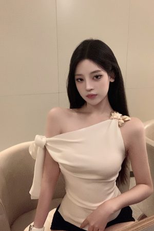 Versatile Off-Shoulder Tank Top T-shirt with Gentle Feel - Perfect for 90s and Y2K Inspired Styles