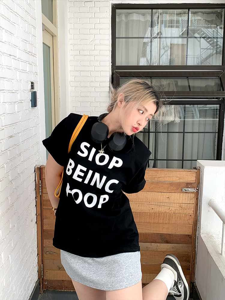 Versatile Round Neck Short Sleeve Letter Print T-Shirt for Women - Loose Slim Fit, Spring/Summer 2025 Fashion, Casual Style Versatile Round Neck Short Sleeve Letter Print T-Shirt for Women - Loose Slim Fit, Spring/Summer 2025 Fashion, Casual Style