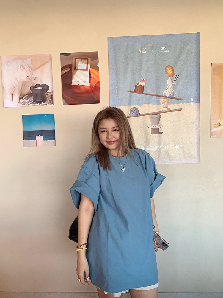 Versatile Round Neck Short Sleeve Solid Color T-Shirt for Women - Loose Slimming Style, Trendy Summer Fashion 2025 Versatile Round Neck Short Sleeve Solid Color T-Shirt for Women - Loose Slimming Style, Trendy Summer Fashion 2025