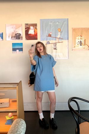 Versatile Round Neck Short Sleeve Solid Color T-Shirt for Women - Loose Slimming Style, Trendy Summer Fashion 2025