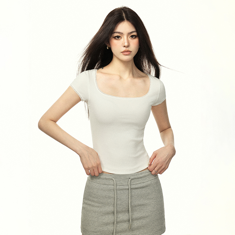 Versatile Square-Neck Cropped T-Shirt for Women - American Style Summer Short Sleeve Top, Collarbone-Revealing Trendy Design Versatile Square-Neck Cropped T-Shirt for Women - American Style Summer Short Sleeve Top, Collarbone-Revealing Trendy Design
