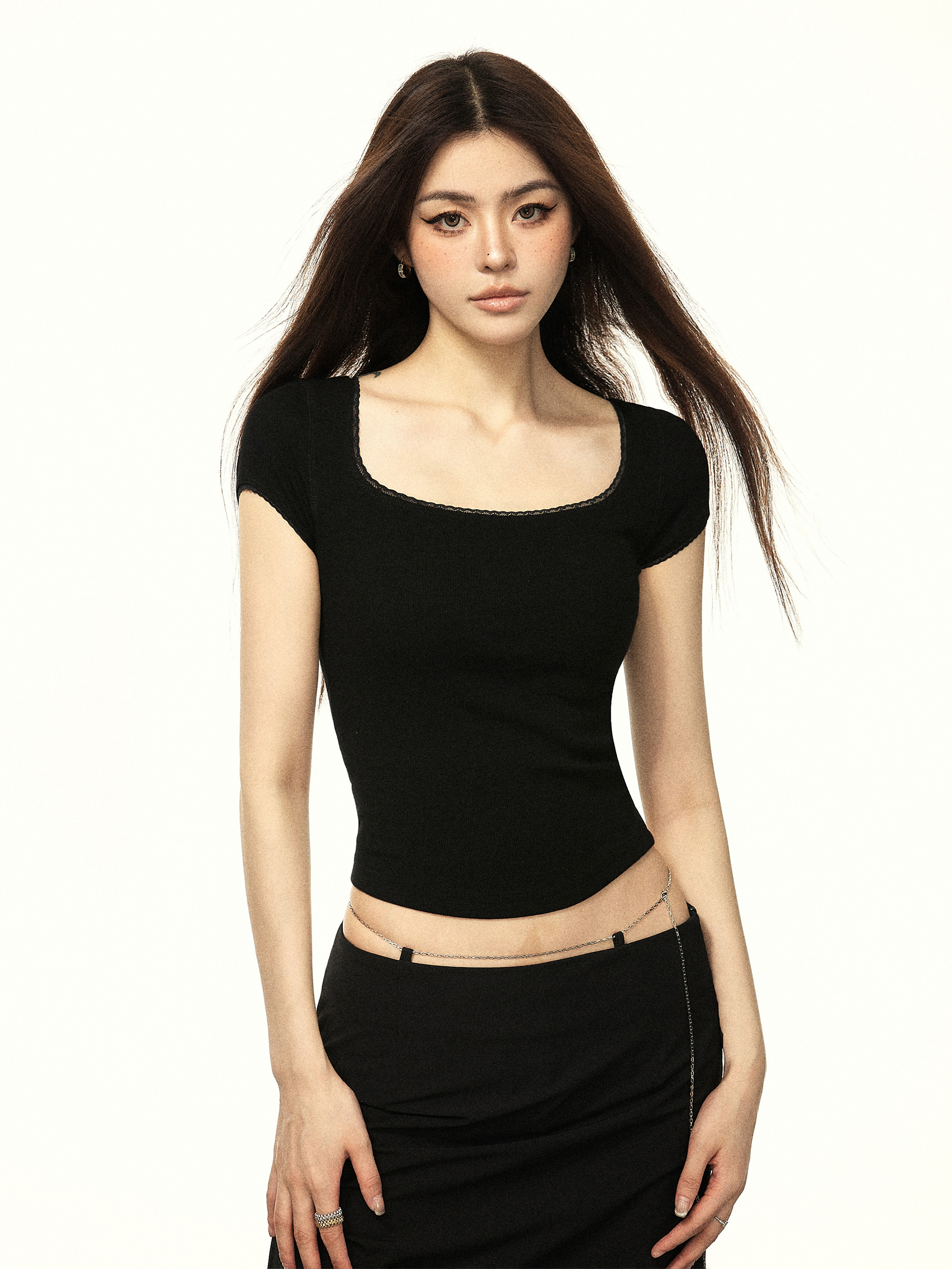 Versatile Square-Neck Cropped T-Shirt for Women - American Style Summer Short Sleeve Top, Collarbone-Revealing Trendy Design Versatile Square-Neck Cropped T-Shirt for Women - American Style Summer Short Sleeve Top, Collarbone-Revealing Trendy Design