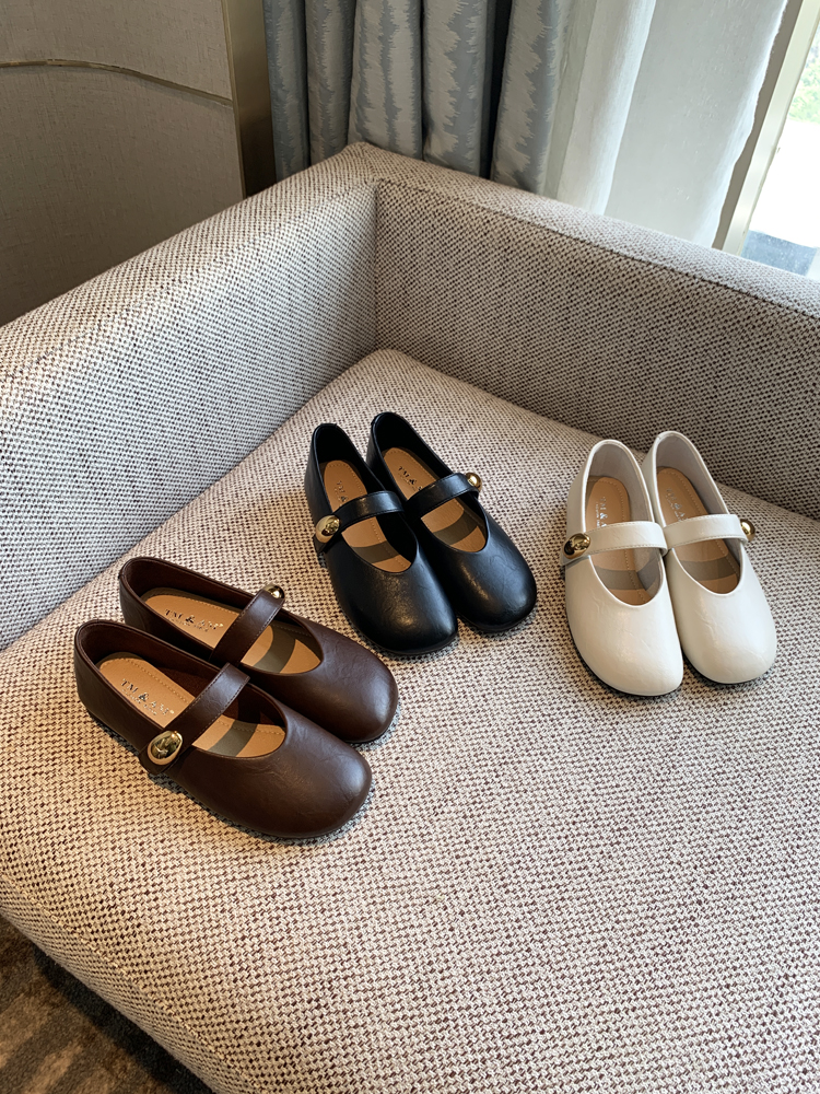 Versatile Women's Velcro Retro Mary Jane Leather Shoes - 2025 Spring Style, Fashionable and Comfortable Footwear for Every Occasion Versatile Women's Velcro Retro Mary Jane Leather Shoes - 2025 Spring Style, Fashionable and Comfortable Footwear for Every Occasion