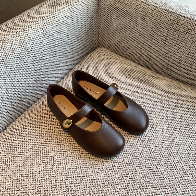 Versatile Women's Velcro Retro Mary Jane Leather Shoes - 2025 Spring Style, Fashionable and Comfortable Footwear for Every Occasion Versatile Women's Velcro Retro Mary Jane Leather Shoes - 2025 Spring Style, Fashionable and Comfortable Footwear for Every Occasion