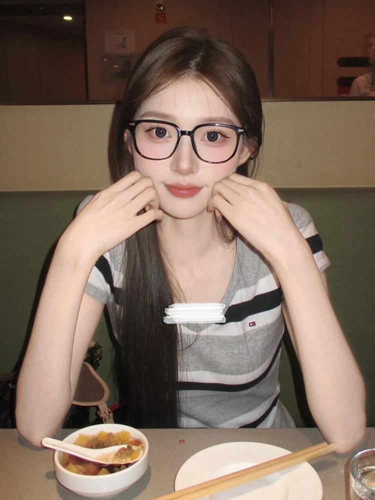 Vintage American Retro Striped V-Neck Short Sleeve Women's Summer T-Shirt - Stretchy Shoulder Niche Design Top Vintage American Retro Striped V-Neck Short Sleeve Women's Summer T-Shirt - Stretchy Shoulder Niche Design Top