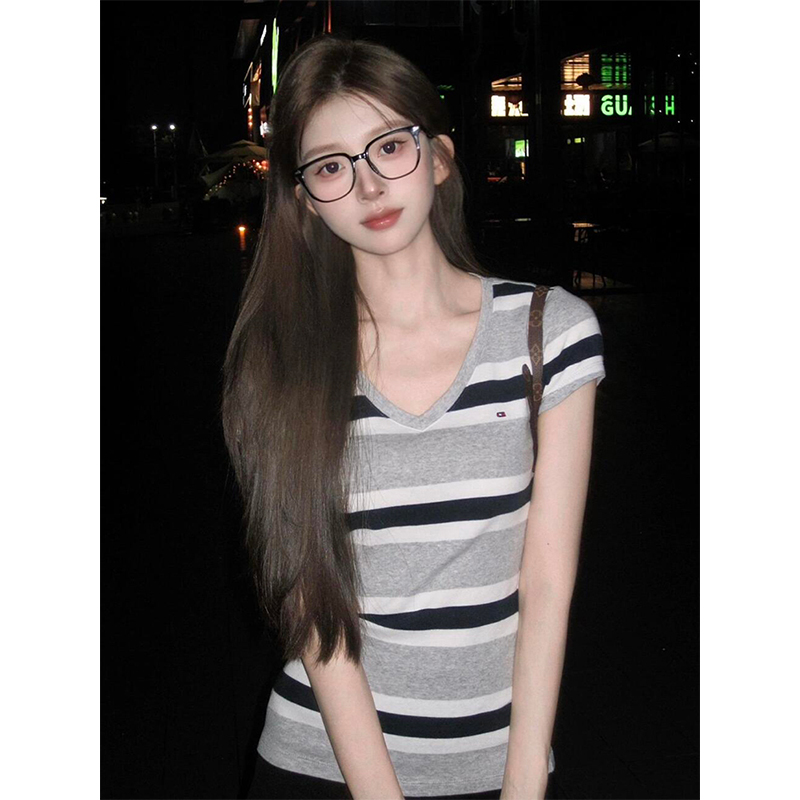 Vintage American Retro Striped V-Neck Short Sleeve Women's Summer T-Shirt - Stretchy Shoulder Niche Design Top Vintage American Retro Striped V-Neck Short Sleeve Women's Summer T-Shirt - Stretchy Shoulder Niche Design Top