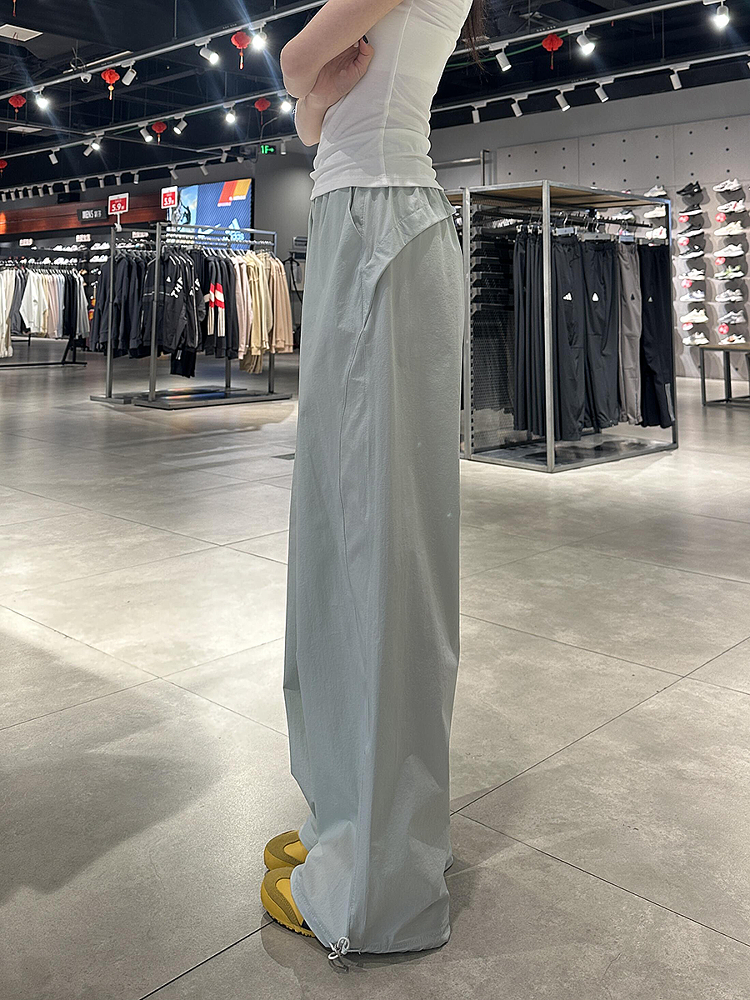 Vintage American-Style Cargo Pants for Women - Loose-Fitting Tapered Wide-Leg Design with Elastic Waist - Casual Versatile Sportswear Vintage American-Style Cargo Pants for Women - Loose-Fitting Tapered Wide-Leg Design with Elastic Waist - Casual Versatile Sportswear