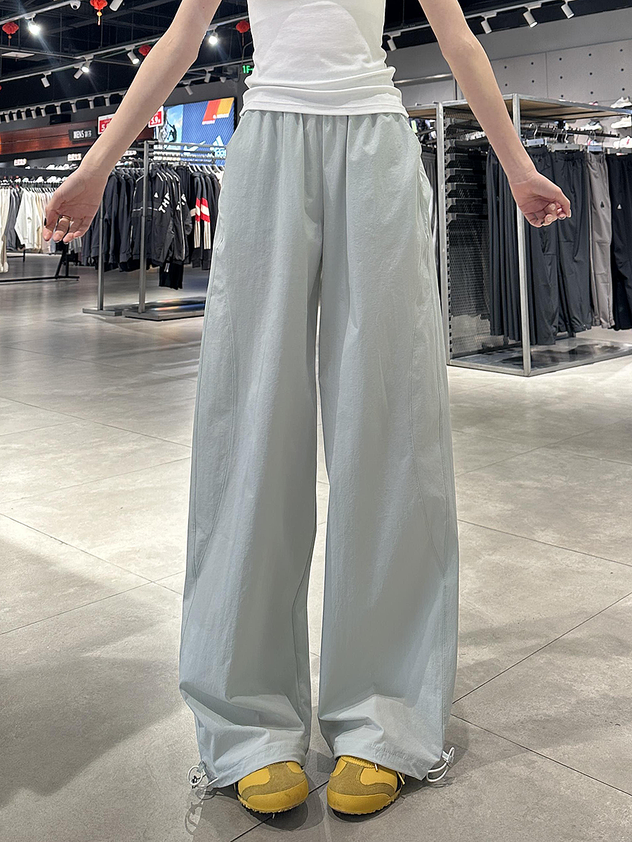 Vintage American-Style Cargo Pants for Women - Loose-Fitting Tapered Wide-Leg Design with Elastic Waist - Casual Versatile Sportswear Vintage American-Style Cargo Pants for Women - Loose-Fitting Tapered Wide-Leg Design with Elastic Waist - Casual Versatile Sportswear