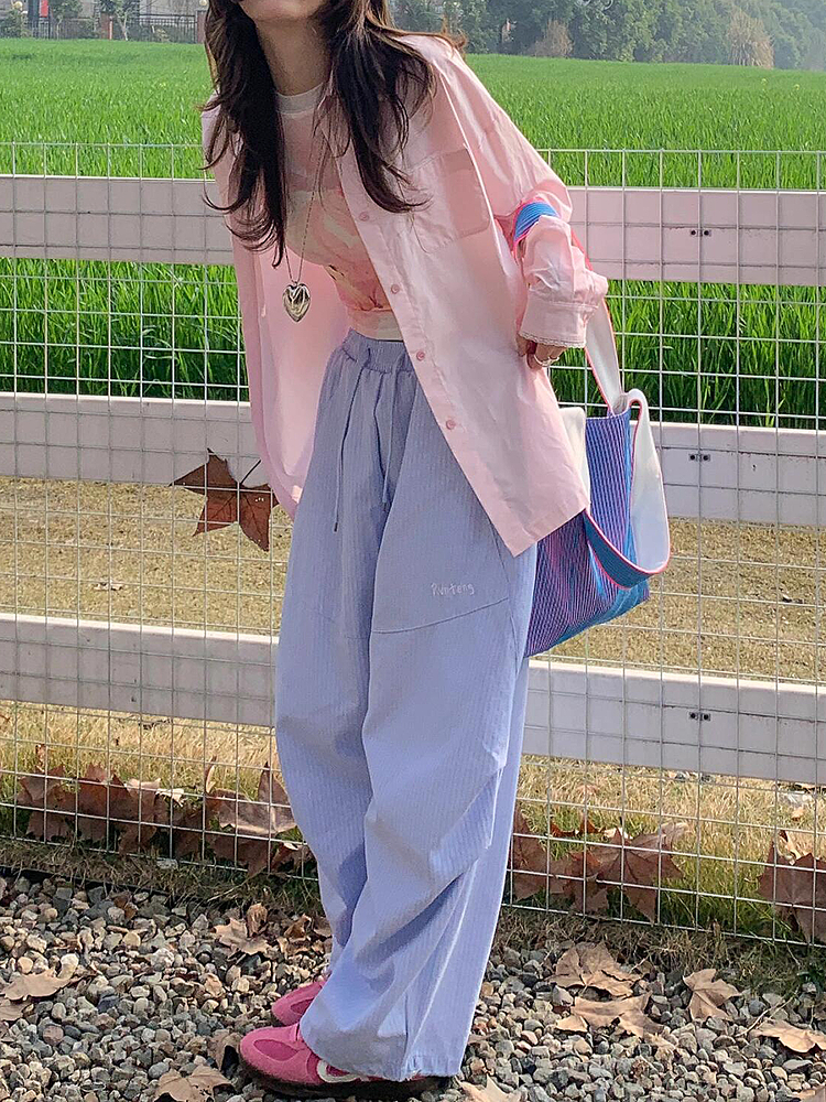 Vintage American-Style Loose-Fitting Wide-Leg Work Pants for Women, Striped Casual Sports Pants with Elastic Waist and Slimming Drape Vintage American-Style Loose-Fitting Wide-Leg Work Pants for Women, Striped Casual Sports Pants with Elastic Waist and Slimming Drape