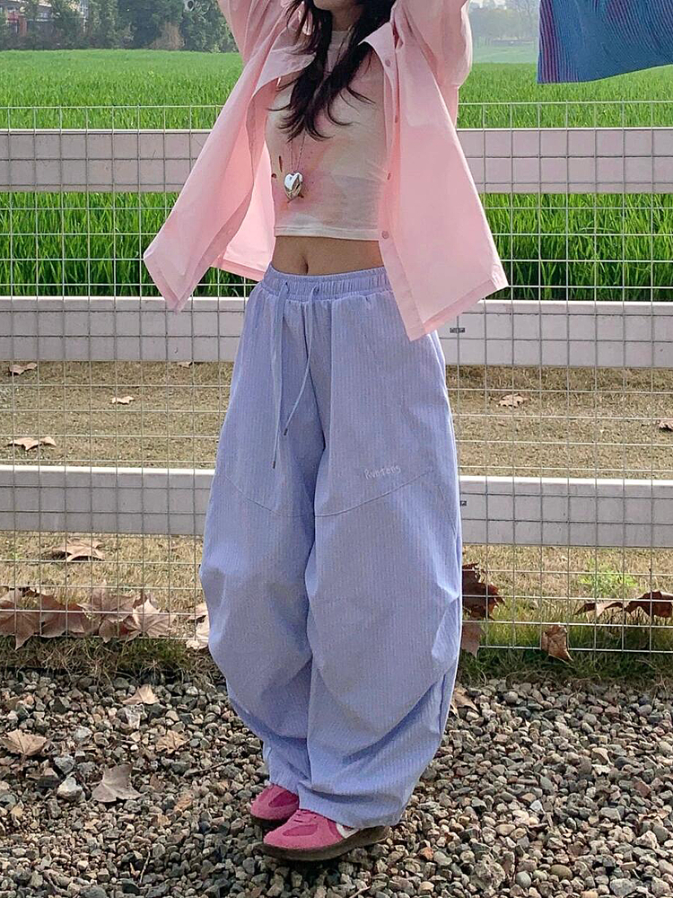 Vintage American-Style Loose-Fitting Wide-Leg Work Pants for Women, Striped Casual Sports Pants with Elastic Waist and Slimming Drape Vintage American-Style Loose-Fitting Wide-Leg Work Pants for Women, Striped Casual Sports Pants with Elastic Waist and Slimming Drape