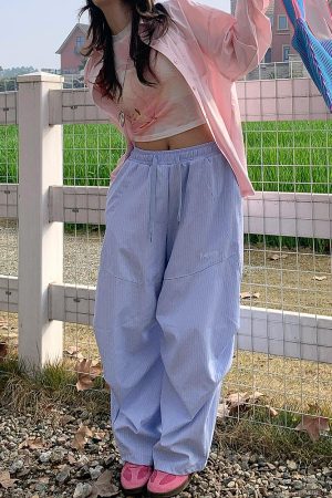 Vintage American-Style Loose-Fitting Wide-Leg Work Pants for Women, Striped Casual Sports Pants with Elastic Waist and Slimming Drape