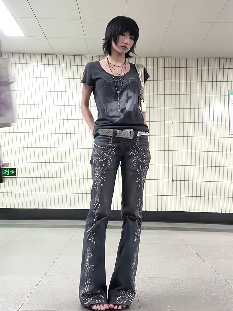 Vintage American-Style Oversized Collar T-Shirt for Women, Gray Portrait Print, Short Sleeves, Trendy High Street Loose Fit Vintage American-Style Oversized Collar T-Shirt for Women, Gray Portrait Print, Short Sleeves, Trendy High Street Loose Fit