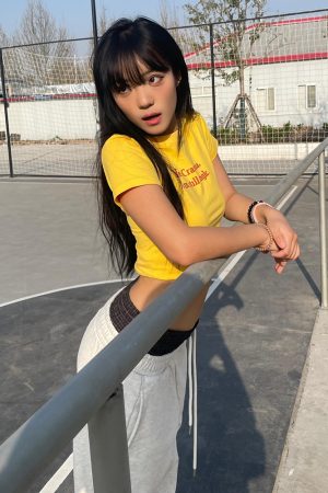 Vintage American Style Shoulder T-Shirt for Women, Slim Fit Slogan Print, Round Neck, Short Sleeve Jazz Top for Summer