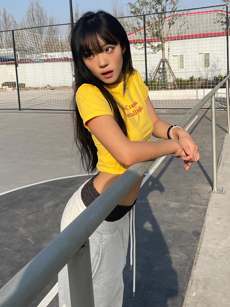 Vintage American Style Shoulder T-Shirt for Women, Slim Fit Slogan Print, Round Neck, Short Sleeve Jazz Top for Summer Vintage American Style Shoulder T-Shirt for Women, Slim Fit Slogan Print, Round Neck, Short Sleeve Jazz Top for Summer