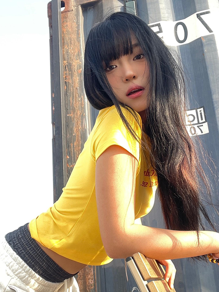 Vintage American Style Shoulder T-Shirt for Women, Slim Fit Slogan Print, Round Neck, Short Sleeve Jazz Top for Summer Vintage American Style Shoulder T-Shirt for Women, Slim Fit Slogan Print, Round Neck, Short Sleeve Jazz Top for Summer