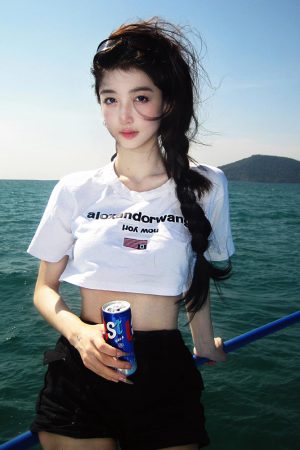 Vintage American Style Women's White Crop Top - Short Sleeve Round Neck T-Shirt with Letter Print - Summer ABG Hot Girl Fashion