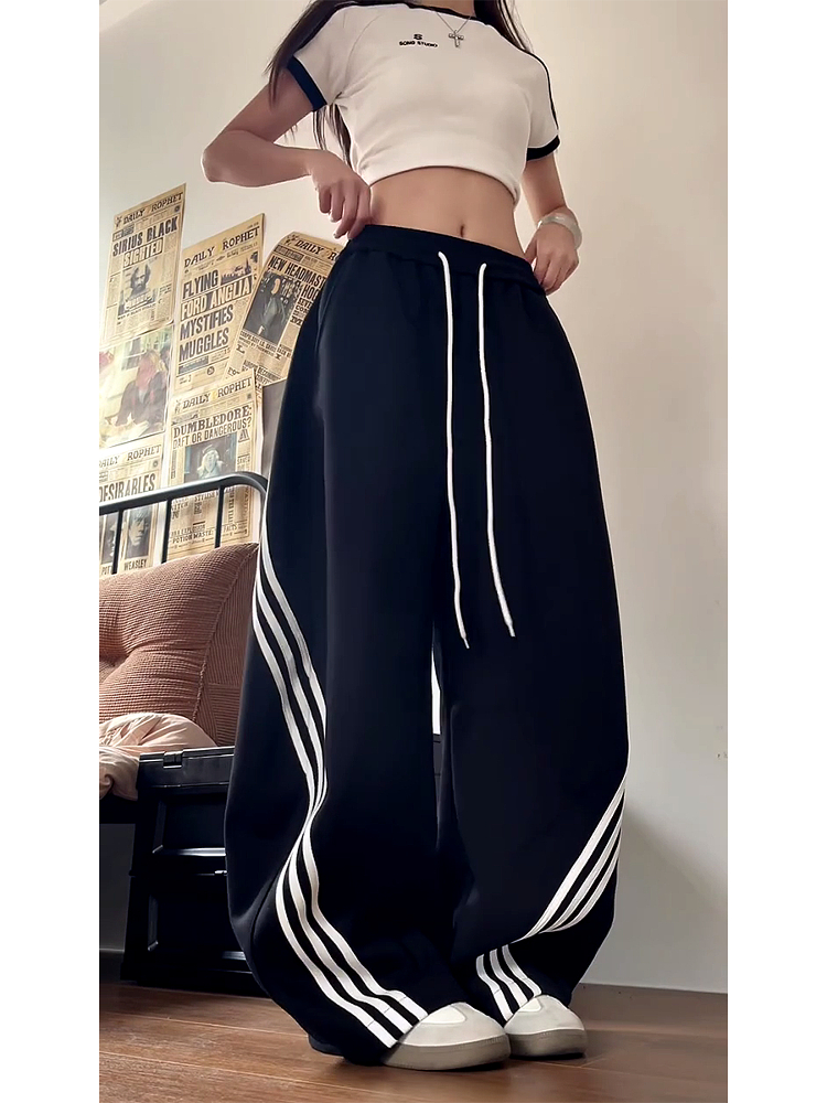Vintage American Wide-Leg Work Pants, Loose Fit Draping Casual Sports Pants, Trendy Curved Blade Design, 90s Inspired Style Vintage American Wide-Leg Work Pants, Loose Fit Draping Casual Sports Pants, Trendy Curved Blade Design, 90s Inspired Style