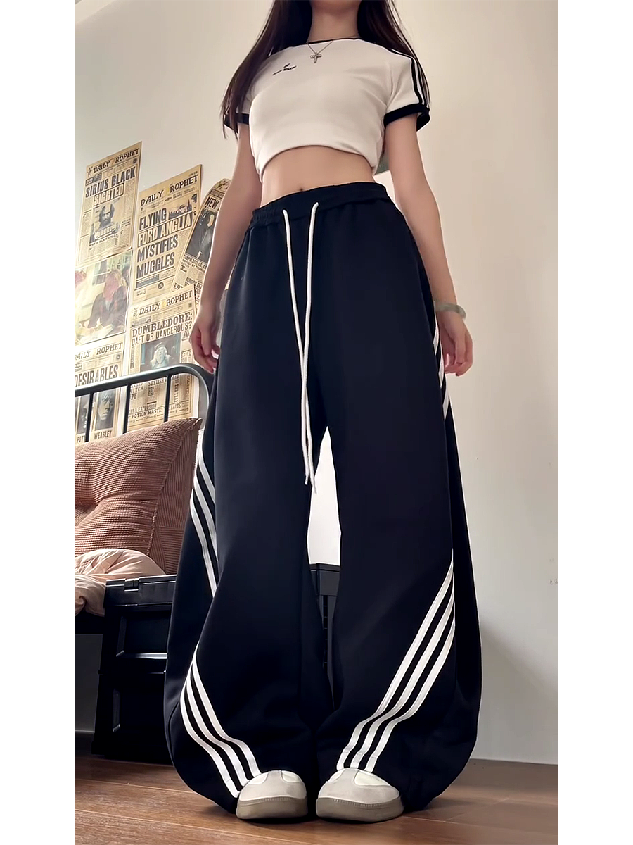 Vintage American Wide-Leg Work Pants, Loose Fit Draping Casual Sports Pants, Trendy Curved Blade Design, 90s Inspired Style Vintage American Wide-Leg Work Pants, Loose Fit Draping Casual Sports Pants, Trendy Curved Blade Design, 90s Inspired Style