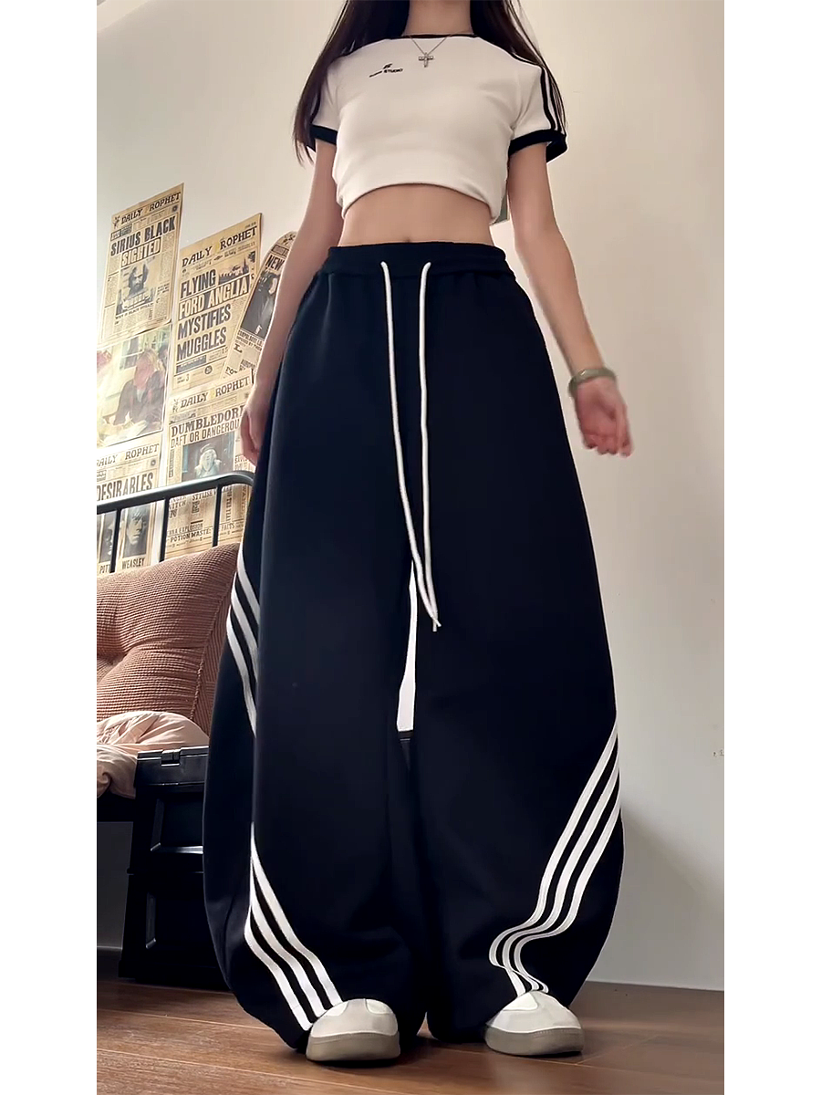 Vintage American Wide-Leg Work Pants, Loose Fit Draping Casual Sports Pants, Trendy Curved Blade Design, 90s Inspired Style Vintage American Wide-Leg Work Pants, Loose Fit Draping Casual Sports Pants, Trendy Curved Blade Design, 90s Inspired Style
