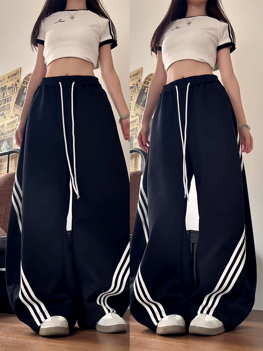 Vintage American Wide-Leg Work Pants, Loose Fit Draping Casual Sports Pants, Trendy Curved Blade Design, 90s Inspired Style Vintage American Wide-Leg Work Pants, Loose Fit Draping Casual Sports Pants, Trendy Curved Blade Design, 90s Inspired Style