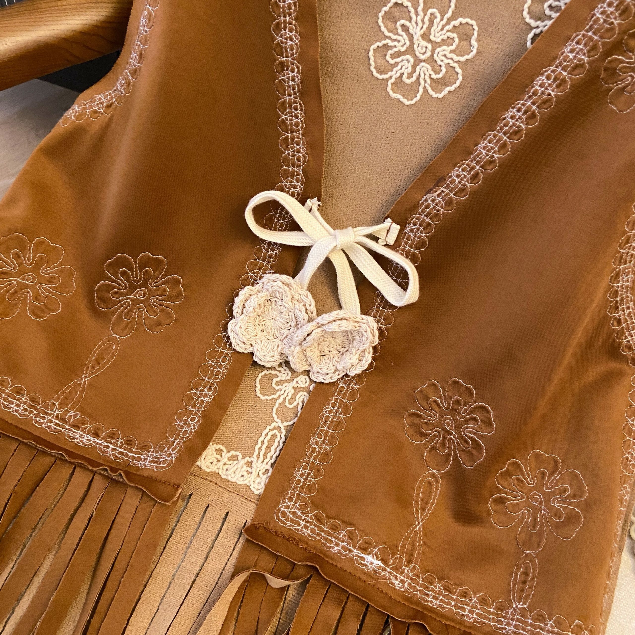 Vintage Bohemian Floral Embroidery Long Tassel Vest Cardigan Outerwear for Travel, Ethnic Style, Perfect for 90s and Y2K Fashion Vintage Bohemian Floral Embroidery Long Tassel Vest Cardigan Outerwear for Travel, Ethnic Style, Perfect for 90s and Y2K Fashion