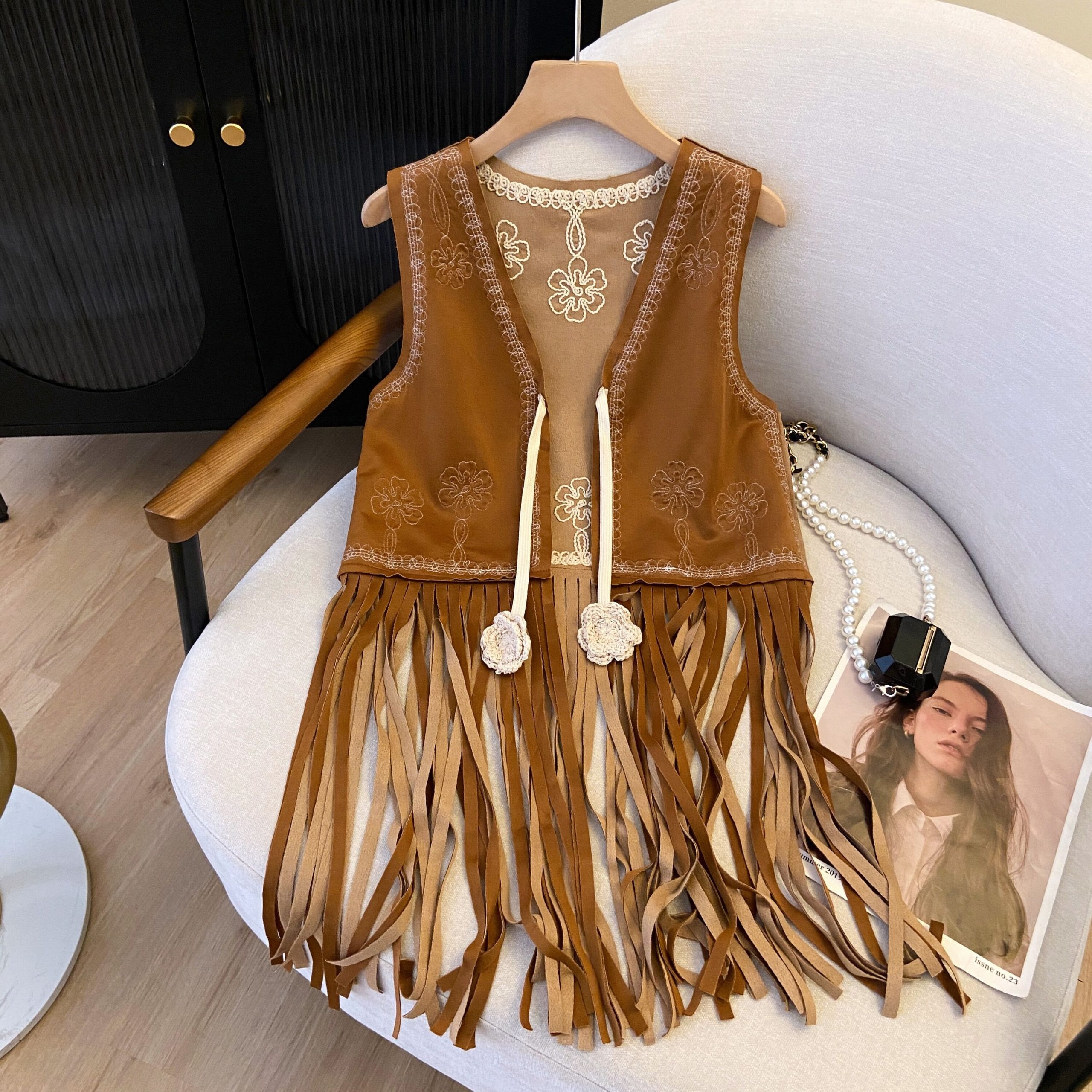 Vintage Bohemian Floral Embroidery Long Tassel Vest Cardigan Outerwear for Travel, Ethnic Style, Perfect for 90s and Y2K Fashion Vintage Bohemian Floral Embroidery Long Tassel Vest Cardigan Outerwear for Travel, Ethnic Style, Perfect for 90s and Y2K Fashion