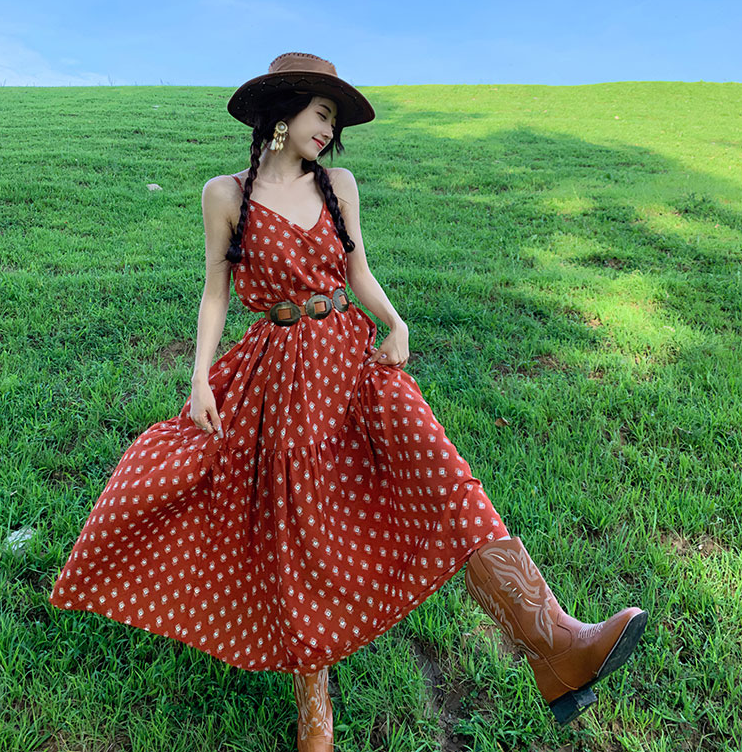 Vintage Bohemian Printed Long Skirt and Spaghetti Strap Backless Dress - Qinghai Northwest Red Floral Design for Women Vintage Bohemian Printed Long Skirt and Spaghetti Strap Backless Dress - Qinghai Northwest Red Floral Design for Women