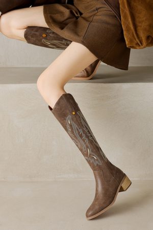 Vintage Brown Embroidered Western Cowboy Boots for Women - Pointed Toe Long Tube Design, Chunky Heel Summer Riding Boots
