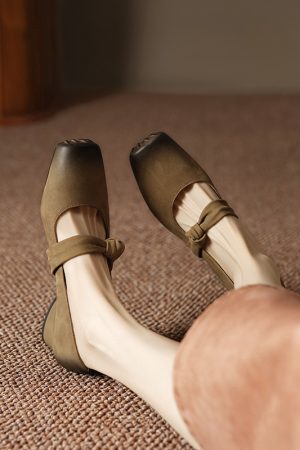 Vintage Brown Suede Chelsea Boots for Women - Round-Toe Genuine Leather Chunky Heels, Stylish Y2K Fashion Footwear