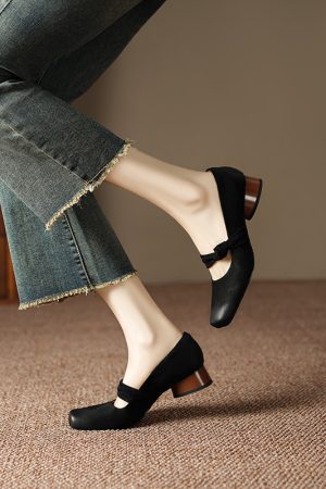 Vintage Brown Suede Chelsea Boots for Women - Round-Toe Genuine Leather Chunky Heels, Stylish Y2K Fashion Footwear