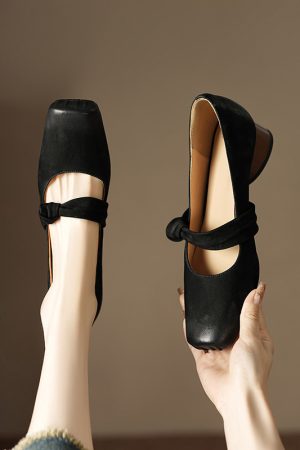 Vintage Brown Suede Chelsea Boots for Women - Round-Toe Genuine Leather Chunky Heels, Stylish Y2K Fashion Footwear