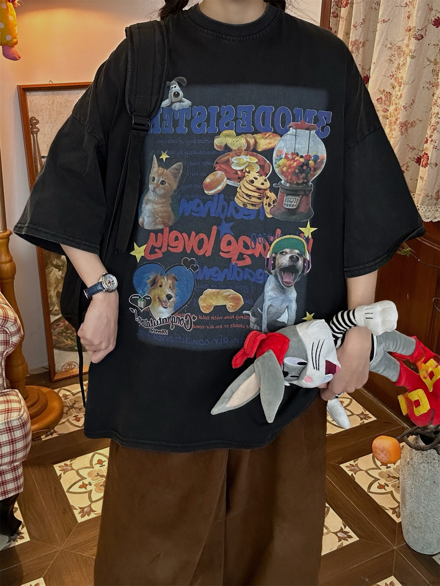 Vintage Cartoon Cat and Dog Print Half Sleeve T-Shirt for Women, Washed Distressed Loose Style, 90s Inspired Casual Top Vintage Cartoon Cat and Dog Print Half Sleeve T-Shirt for Women, Washed Distressed Loose Style, 90s Inspired Casual Top