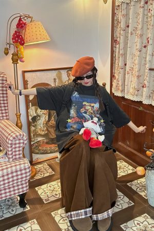 Vintage Cartoon Cat and Dog Print Half Sleeve T-Shirt for Women, Washed Distressed Loose Style, 90s Inspired Casual Top