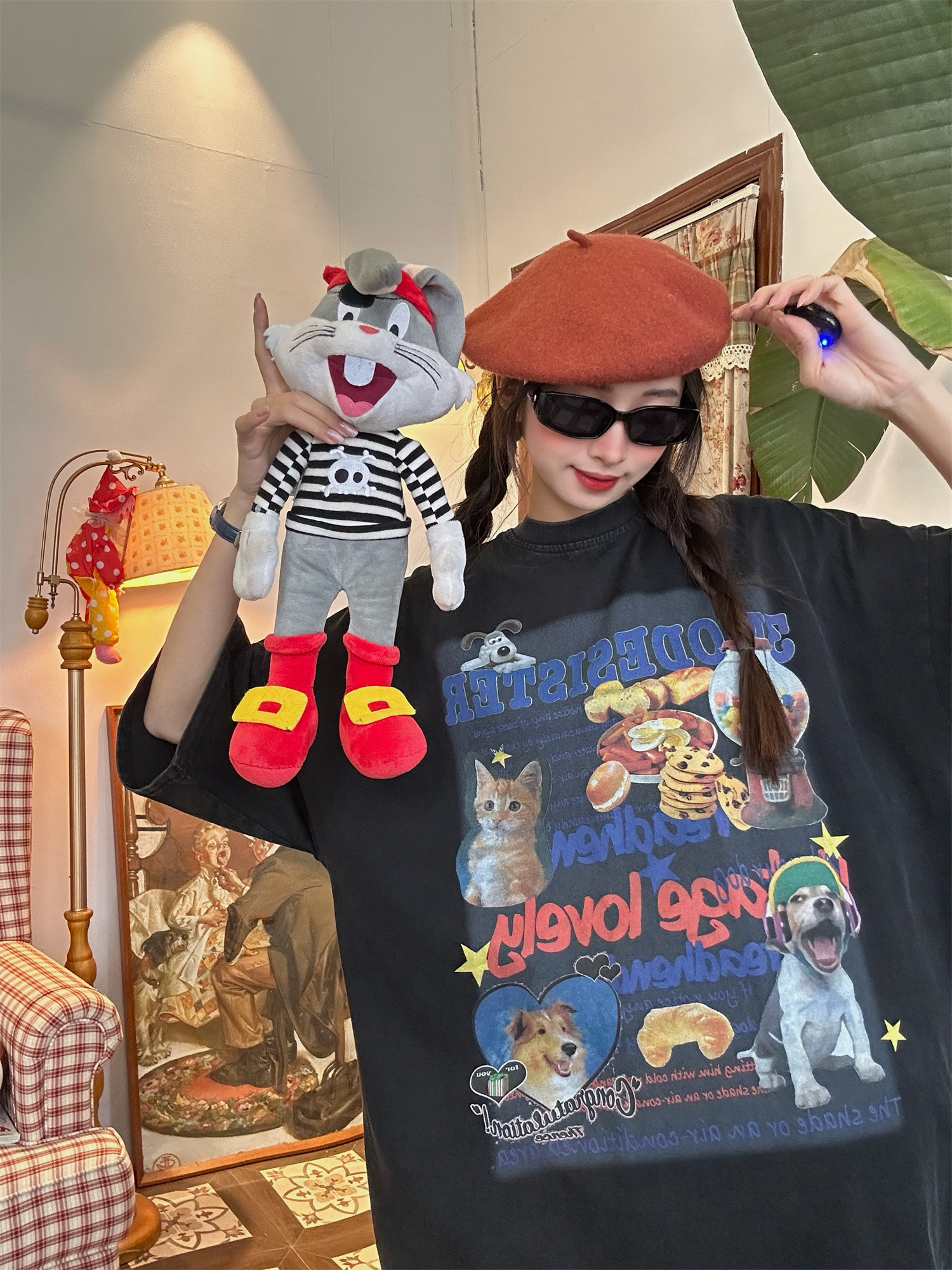 Vintage Cartoon Cat and Dog Print Half Sleeve T-Shirt for Women, Washed Distressed Loose Style, 90s Inspired Casual Top Vintage Cartoon Cat and Dog Print Half Sleeve T-Shirt for Women, Washed Distressed Loose Style, 90s Inspired Casual Top