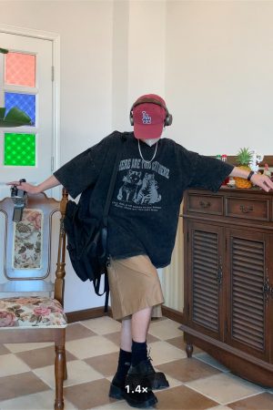 Vintage Cat Print Loose Fit Couple T-Shirt - Retro Trendy Round Neck Short Sleeve Top for Lazy Days