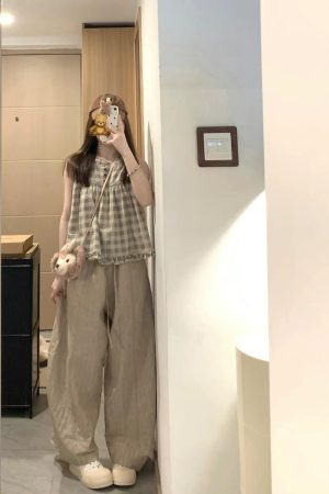 Vintage Checkered Sleeveless Shirt for Girls with Ruffled Edges - Summer Doll-Style Top for Middle and High School Students