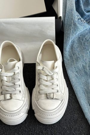 Vintage Cowhide Thick-Soled White Lace-Up Casual Sports Shoes for Petite Sizes - Versatile Canvas Style