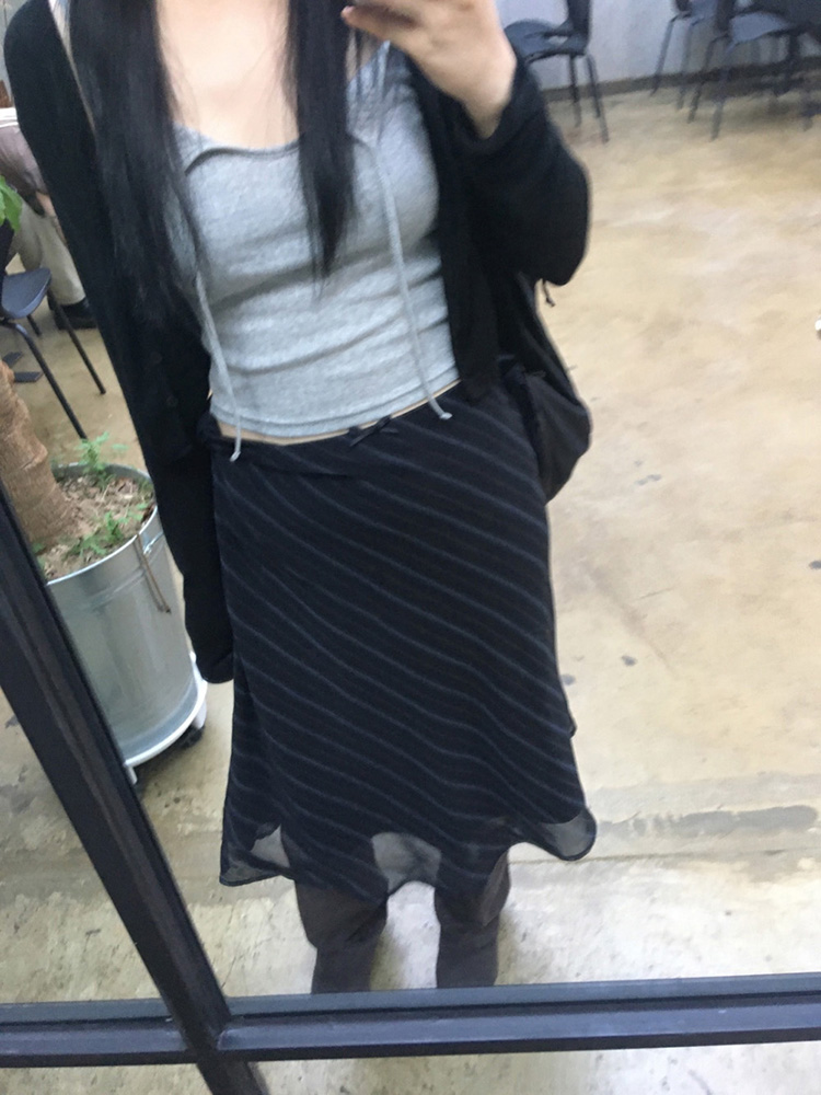 Vintage Diagonal Striped Mesh Mid-Length Skirt for Women, Slim Straight Retro Design, Low Waist Bow Detail, Y2K Style Vintage Diagonal Striped Mesh Mid-Length Skirt for Women, Slim Straight Retro Design, Low Waist Bow Detail, Y2K Style