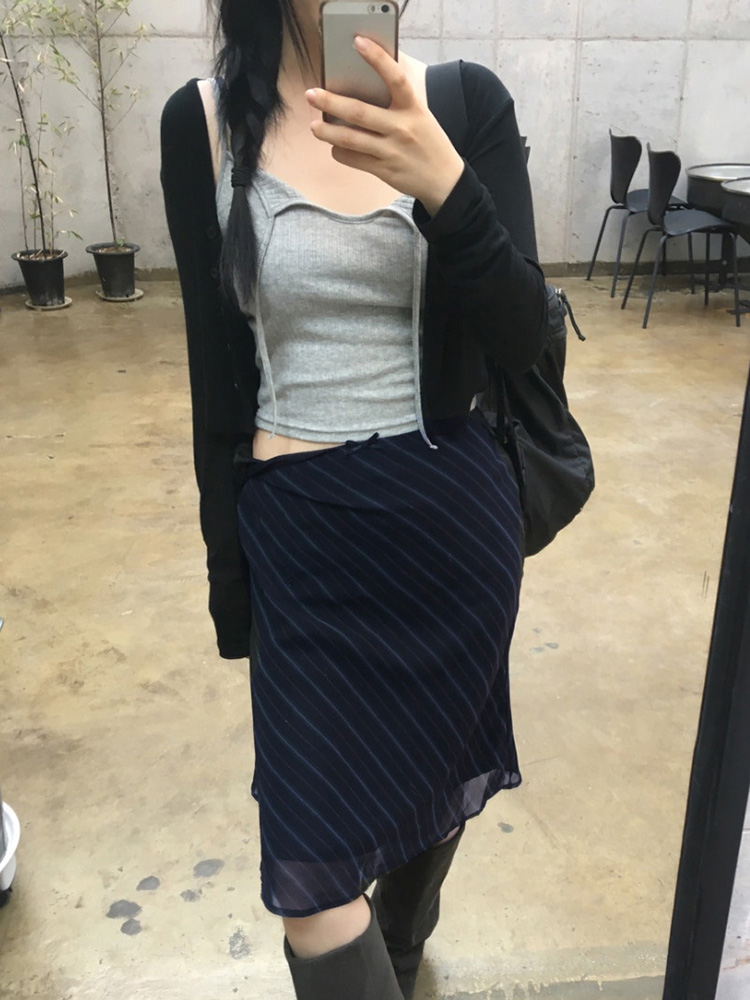 Vintage Diagonal Striped Mesh Mid-Length Skirt for Women, Slim Straight Retro Design, Low Waist Bow Detail, Y2K Style Vintage Diagonal Striped Mesh Mid-Length Skirt for Women, Slim Straight Retro Design, Low Waist Bow Detail, Y2K Style