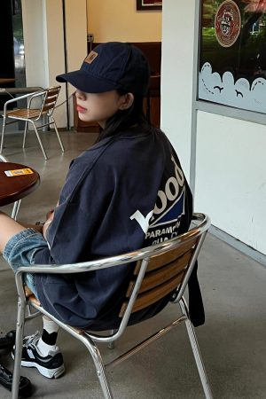 Vintage Floral Print Loose Fit Short-Sleeve T-Shirt for Men and Women - Casual Retro Cotton Tee in Washed Design