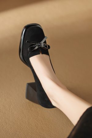 Vintage French Bow Round Toe Chunky Heel Slip-On Shoes - Italian Inspired Design for a Chic, Stylish Look
