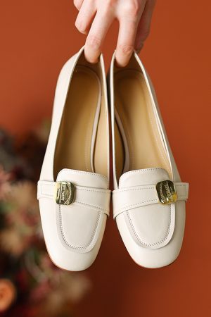 Vintage French Genuine Leather Chunky Heel Loafers for Women with Metal Buckle - Spring & Autumn Commuting Shoes