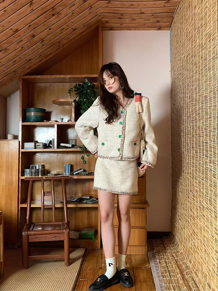 Vintage French Retro Suit Women's Spring Autumn Jacket and Skirt Two-Piece Set - Chic 90s Inspired Fashion Vintage French Retro Suit Women's Spring Autumn Jacket and Skirt Two-Piece Set - Chic 90s Inspired Fashion