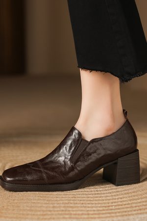 Vintage Genuine Leather Wrinkled Square-Toe Short Chelsea Boots for Women - Versatile Y2K Fashion Footwear