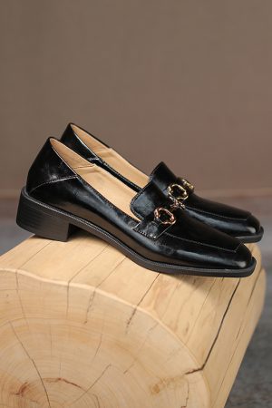 Vintage Gold Buckle British Style Slip-On Mid-Heel Loafers for Women - Retro Leather Shoes Inspired by Y2K Fashion