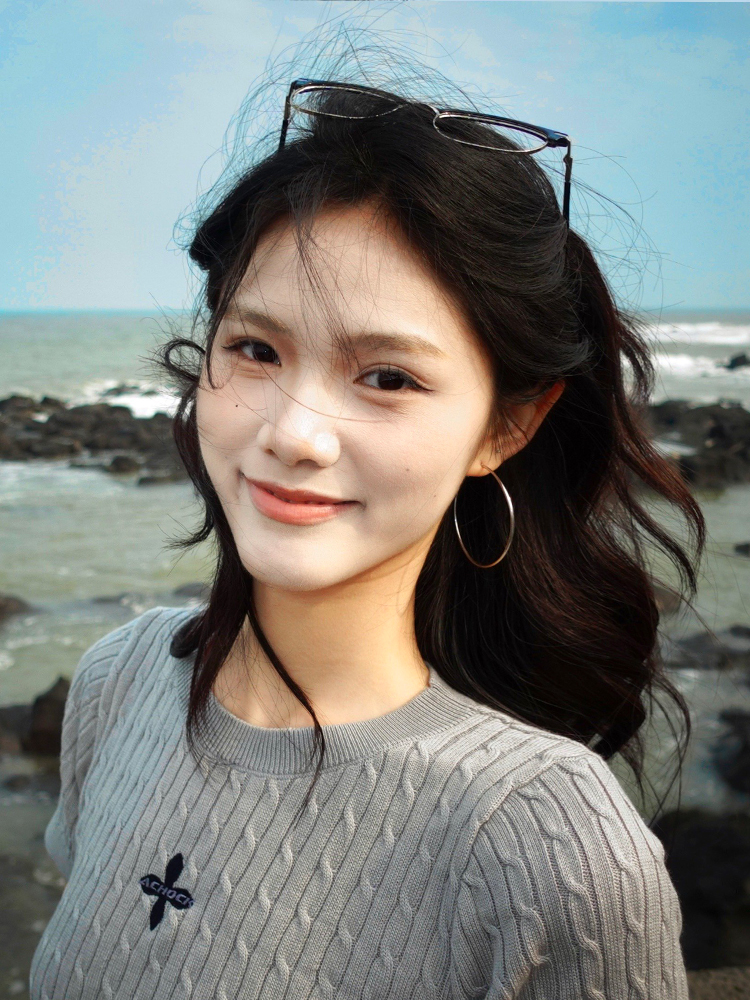 Vintage Gray Knitted T-Shirt for Women, Summer Short Sleeve Cropped Sweater, Slim Fit, Flattering Style for Trendy Girls Vintage Gray Knitted T-Shirt for Women, Summer Short Sleeve Cropped Sweater, Slim Fit, Flattering Style for Trendy Girls